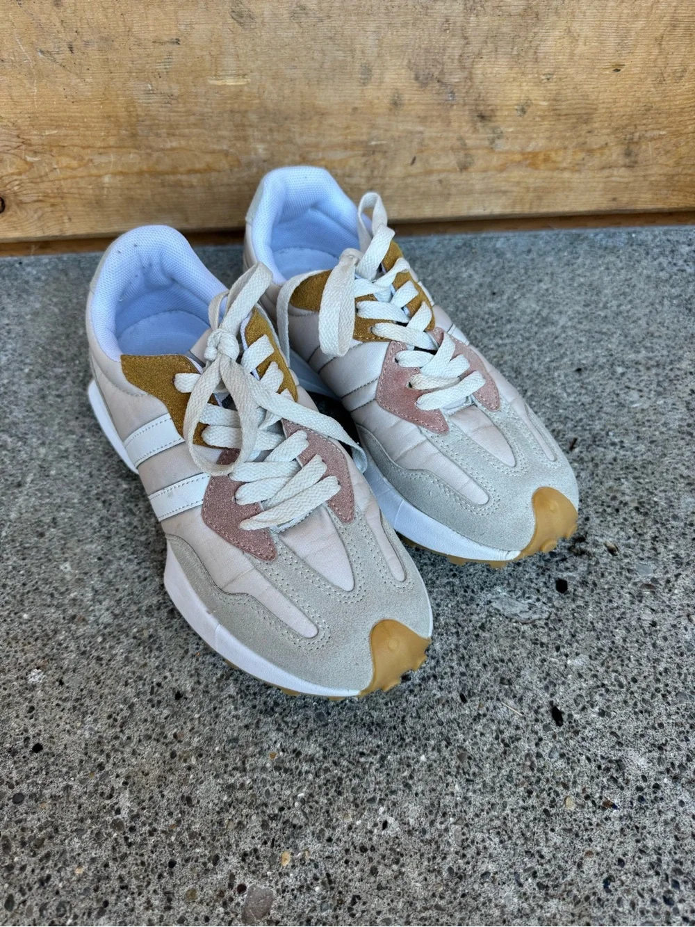Berness | size 6 Women’s Neutral Tone Running Sneakers - Cream & Dusty Pink